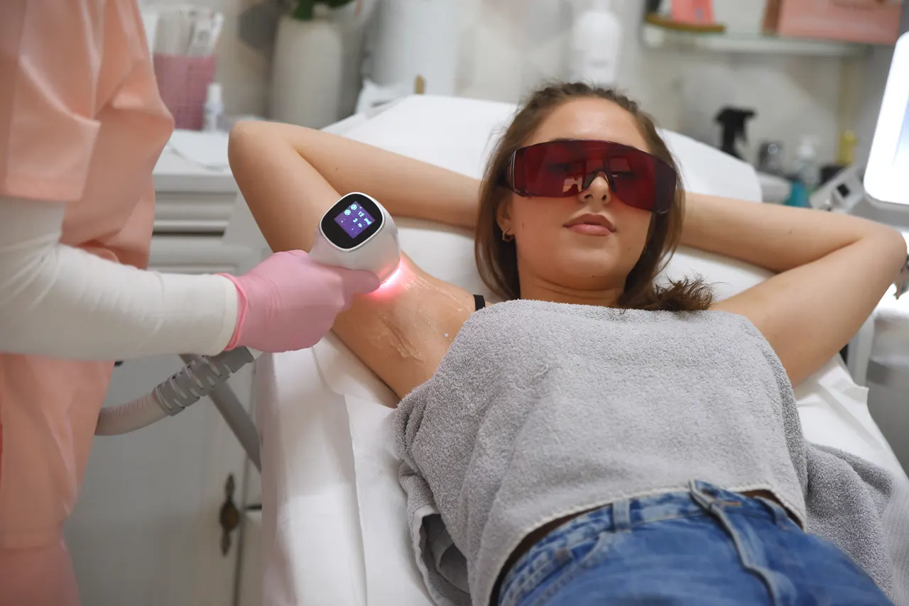 Pregătire pentru epilare definitivă cu laser la Lotus Beauty Club